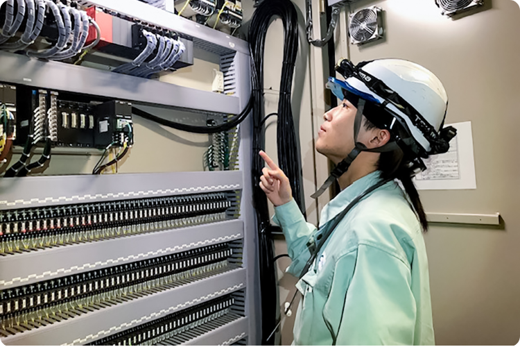 工務部門の仕事風景2