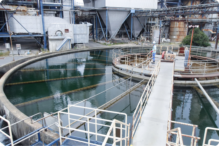 原動部門の仕事風景2